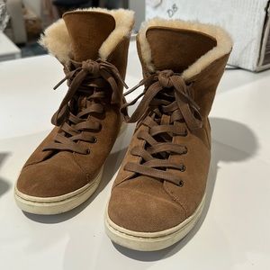 UGG size 7 ankle boots lace up with fur